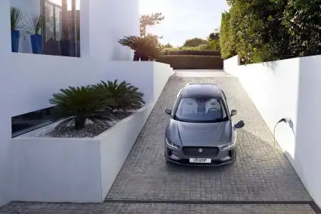 2019-Jaguar-I-Pace-46