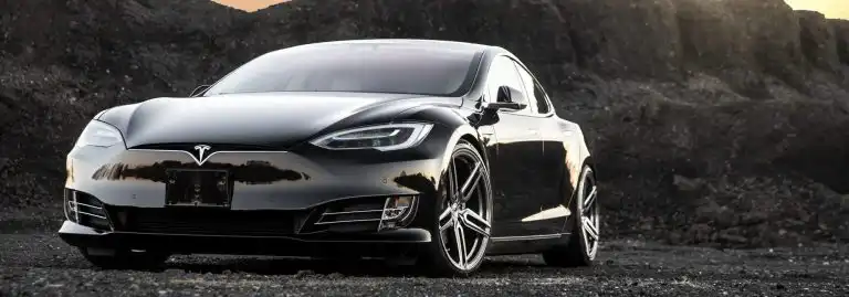Photoshoot: Black Tesla Model S P100D Gets Vossen HC-1 Wheels