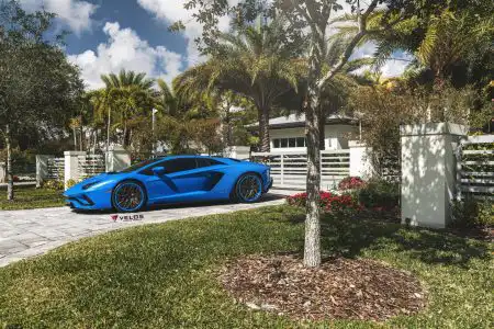 Blu Nila Lamborghini Aventador S on Velos D7 Wheels Wallpaper