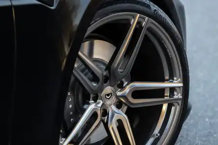 Black Tesla Model S – Vossen HC-1 Wheels