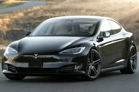 Black Tesla Model S – Vossen HC-1 Wheels