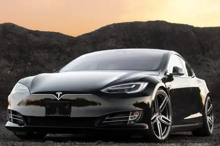 Black Tesla Model S – Vossen HC-1 Wheels