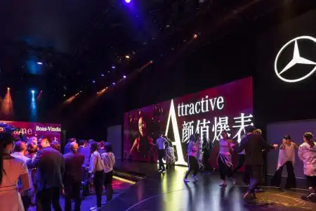 Mercedes-Benz Cars am Vortag der Auto China 2018: Die neue A-Klasse L Limousine feiert Weltpremiere in Peking