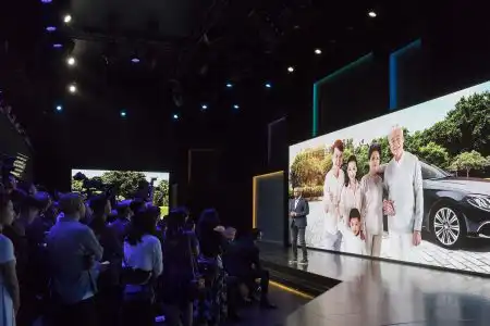 Mercedes-Benz Cars am Vortag der Auto China 2018: Die neue A-Klasse L Limousine feiert Weltpremiere in Peking