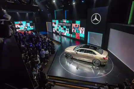 Mercedes-Benz Cars am Vortag der Auto China 2018: Die neue A-Klasse L Limousine feiert Weltpremiere in Peking