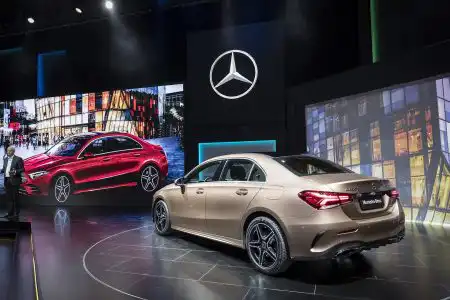 Mercedes-Benz Cars am Vortag der Auto China 2018: Die neue A-Klasse L Limousine feiert Weltpremiere in Peking