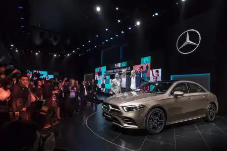 Mercedes-Benz Cars am Vortag der Auto China 2018: Die neue A-Klasse L Limousine feiert Weltpremiere in Peking