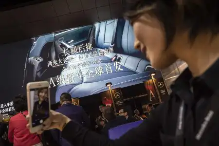 Mercedes-Benz Cars am Vortag der Auto China 2018: Die neue A-Klasse L Limousine feiert Weltpremiere in Peking