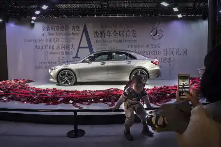 Mercedes-Benz Cars am Vortag der Auto China 2018: Die neue A-Klasse L Limousine feiert Weltpremiere in Peking