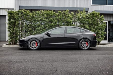 Black Tesla Model 3 Performance Silver grey 19 inch UP-03 wheels aggressive track stance lowered 1920px Image (14)