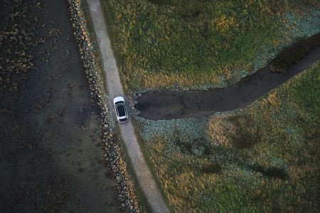 Volvo Cars reveals the new XC70 – a plug-in hybrid for every j