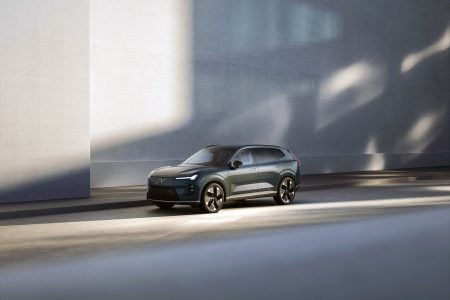 Volvo Cars reveals the new XC70 – a plug-in hybrid for every j