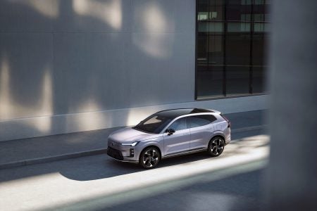 Volvo Cars reveals the new XC70 – a plug-in hybrid for every j