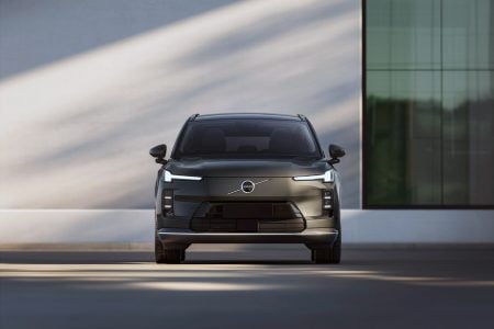 Volvo Cars reveals the new XC70 – a plug-in hybrid for every j