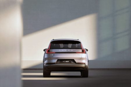 Volvo Cars reveals the new XC70 – a plug-in hybrid for every j