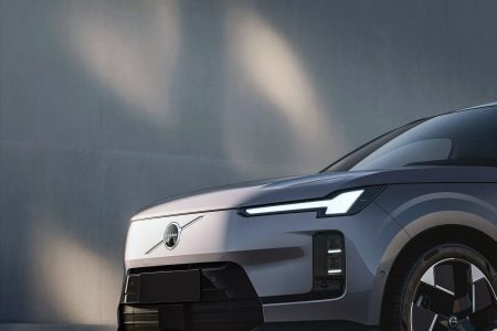 Volvo Cars reveals the new XC70 – a plug-in hybrid for every j