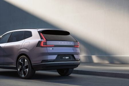 Volvo Cars reveals the new XC70 – a plug-in hybrid for every j