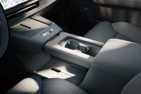 Volvo Cars reveals the new XC70 – a plug-in hybrid for every j
