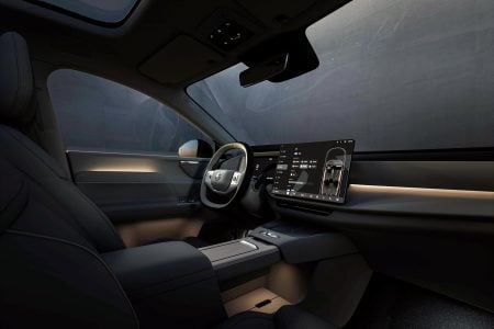 Volvo Cars reveals the new XC70 – a plug-in hybrid for every j