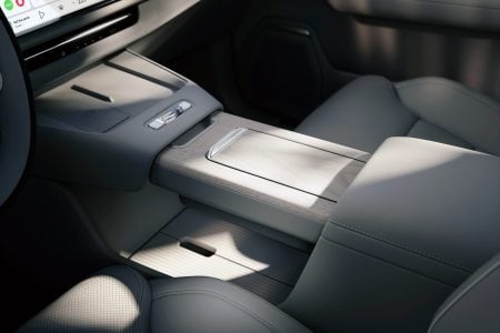 Volvo Cars reveals the new XC70 – a plug-in hybrid for every j