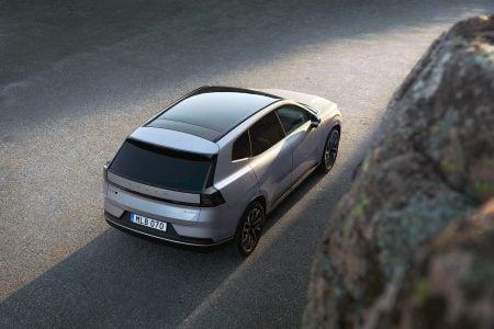Volvo Cars reveals the new XC70 – a plug-in hybrid for every j
