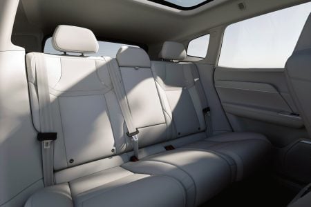 Volvo Cars reveals the new XC70 – a plug-in hybrid for every j