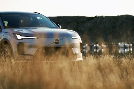 Volvo Cars reveals the new XC70 – a plug-in hybrid for every j